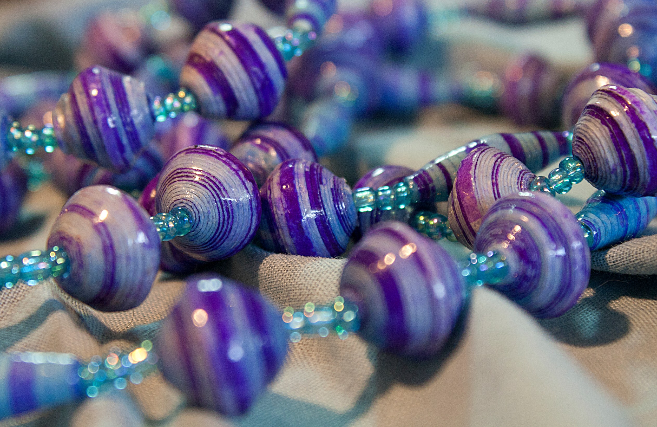 ProjectMonma. Handgjorda pärlor av kvinnokooperativ